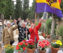 Ascensión y Paz Mendieta con María Ballesteros, hija de fusilado tambien en Sacedón