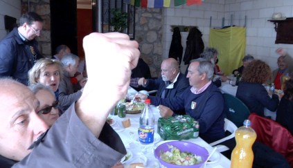 Un momento de la comida de hermandad