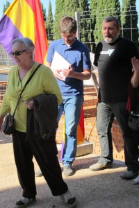 Emilia Cañadas, presidenta de honor del Foro, dirige unas palabras de ánimo y unidad en la lucha